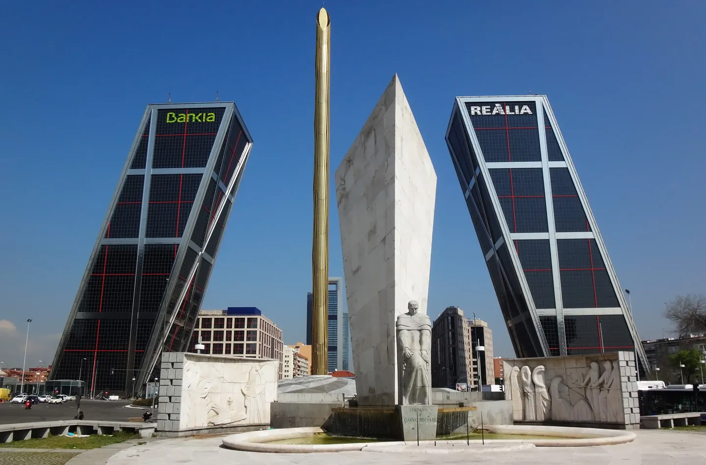 Chamartín es un distrito del municipio de Madrid situado al norte de la capital y compuesto por seis barrios